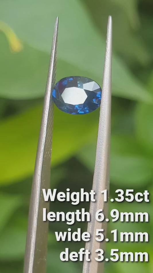 Deep Blue Sapphir 1.35ct EH1035